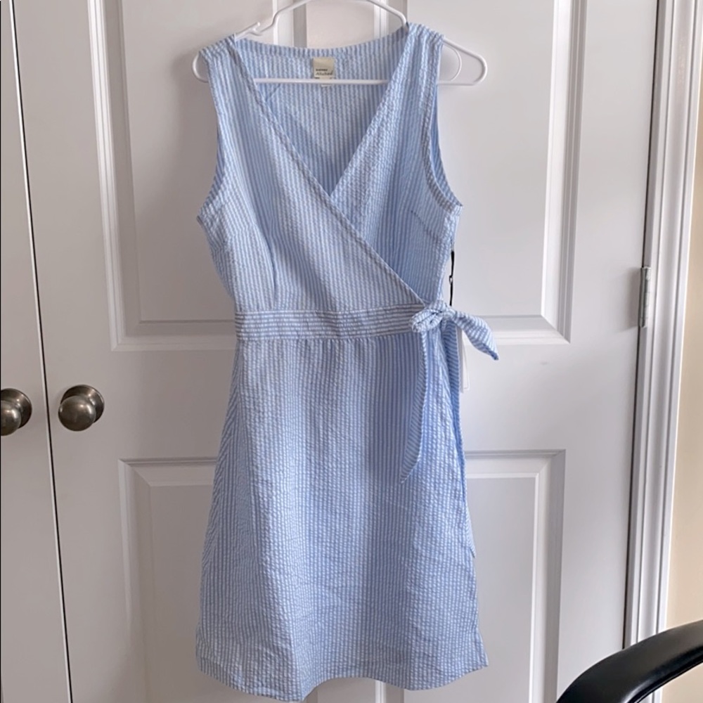 Beautiful surplice seersucker dress
